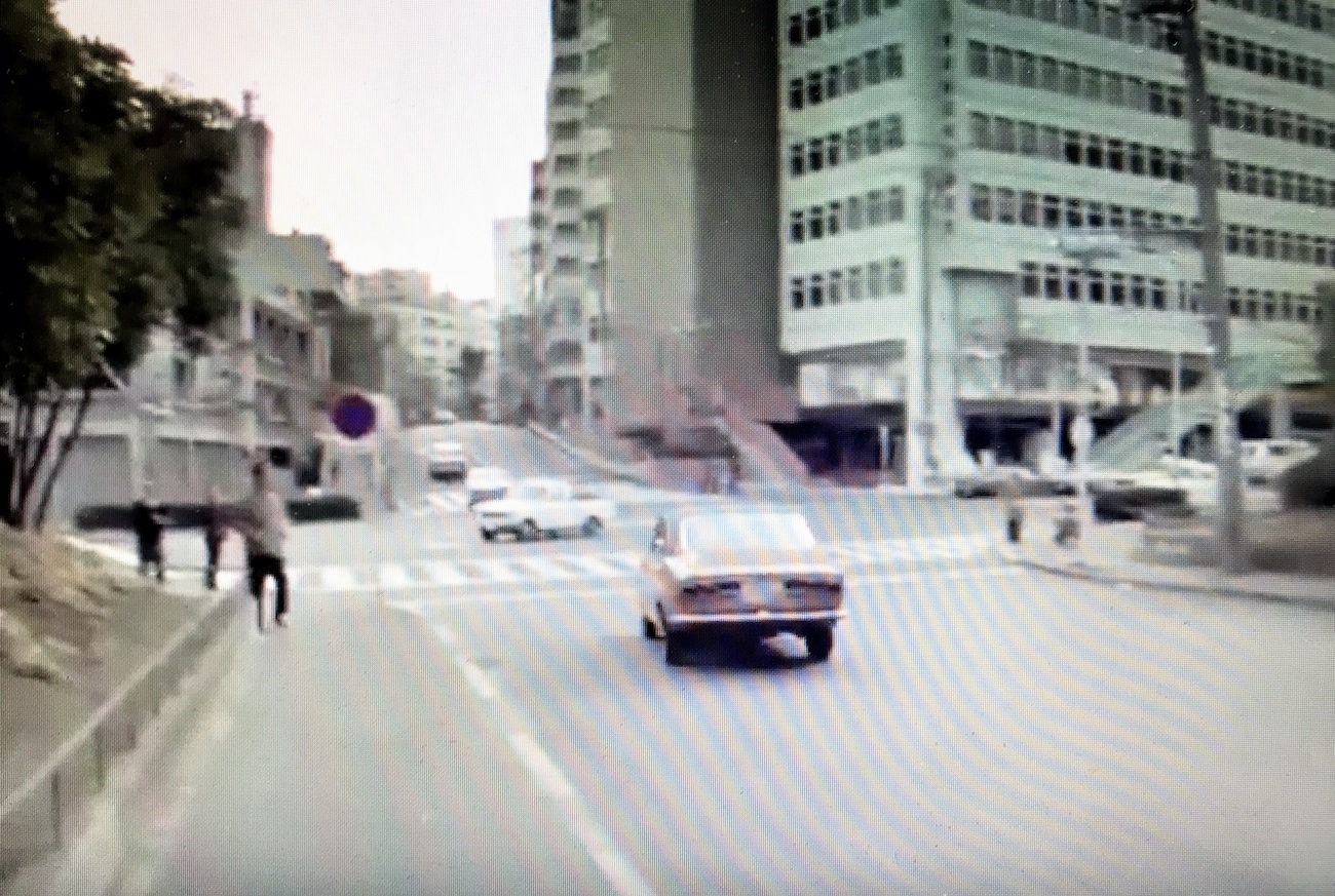 1960年代の渋谷の光景。宮下公園の通りから美竹通りへと続く緩やかな坂道。