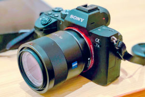 ZEISS（ツァイス）の単焦点レンズ「ソニー SONY 単焦点レンズ Sonnar T* FE 55mm F1.8 ZA Eマウント35mmフルサイズ対応 SEL55F18Z」