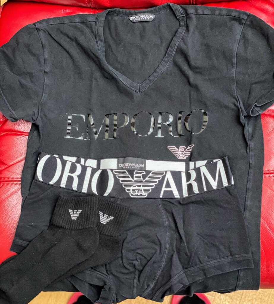 EMPORIO ARMANI（エンポリオ・アルマーニ）のTシャツ・パンツ・靴下。私にとっての制服。