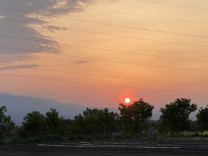 群馬県 榛名山の彼方に沈む夕陽／2022年5月5日。撮影：SHUN RocketDive