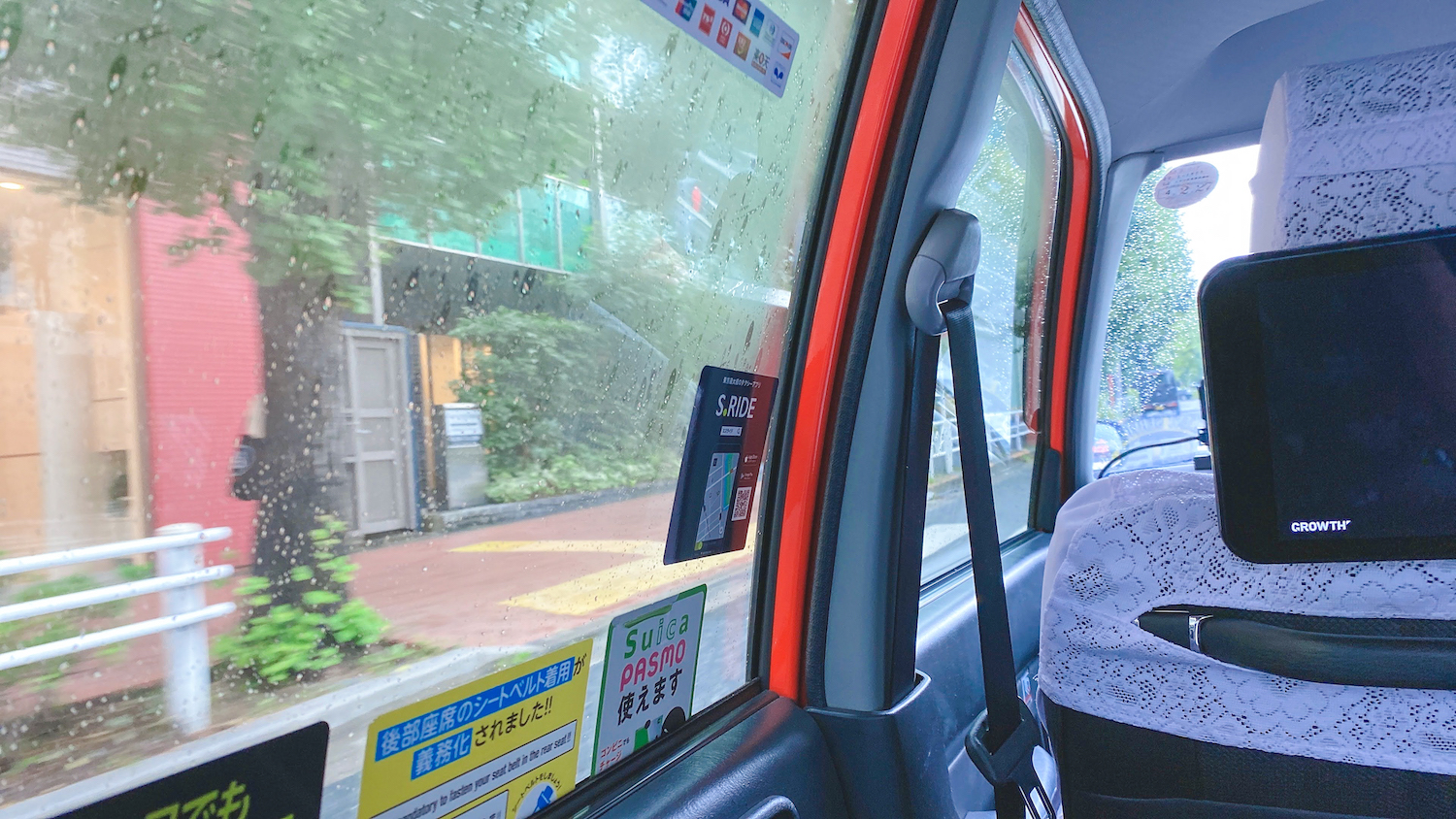渋谷から西新宿へ向かうタクシーにて。／2022年7月16日／撮影：SHUN ROCKETDIVE