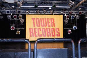TOWER RECORDS渋谷店 B1Fのステージと柵／2023年12月16日。撮影：SHUN