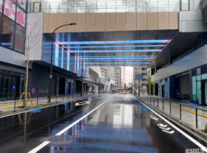 渋谷サクラステージの中を通る道路。雪も溶けてきた。／2024年2月6日、東京 渋谷桜丘にて。@SHUN